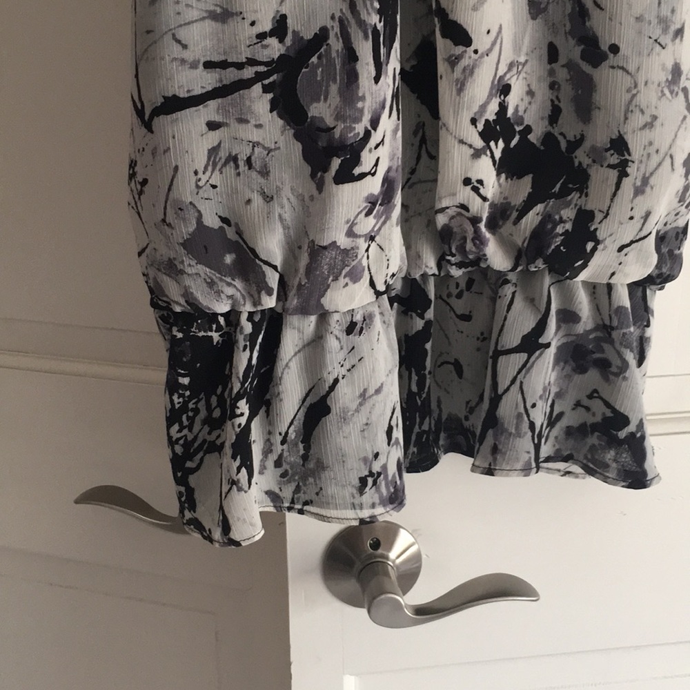 Audrey black & grey sleeveless mini dress. - Picture 3 of 4